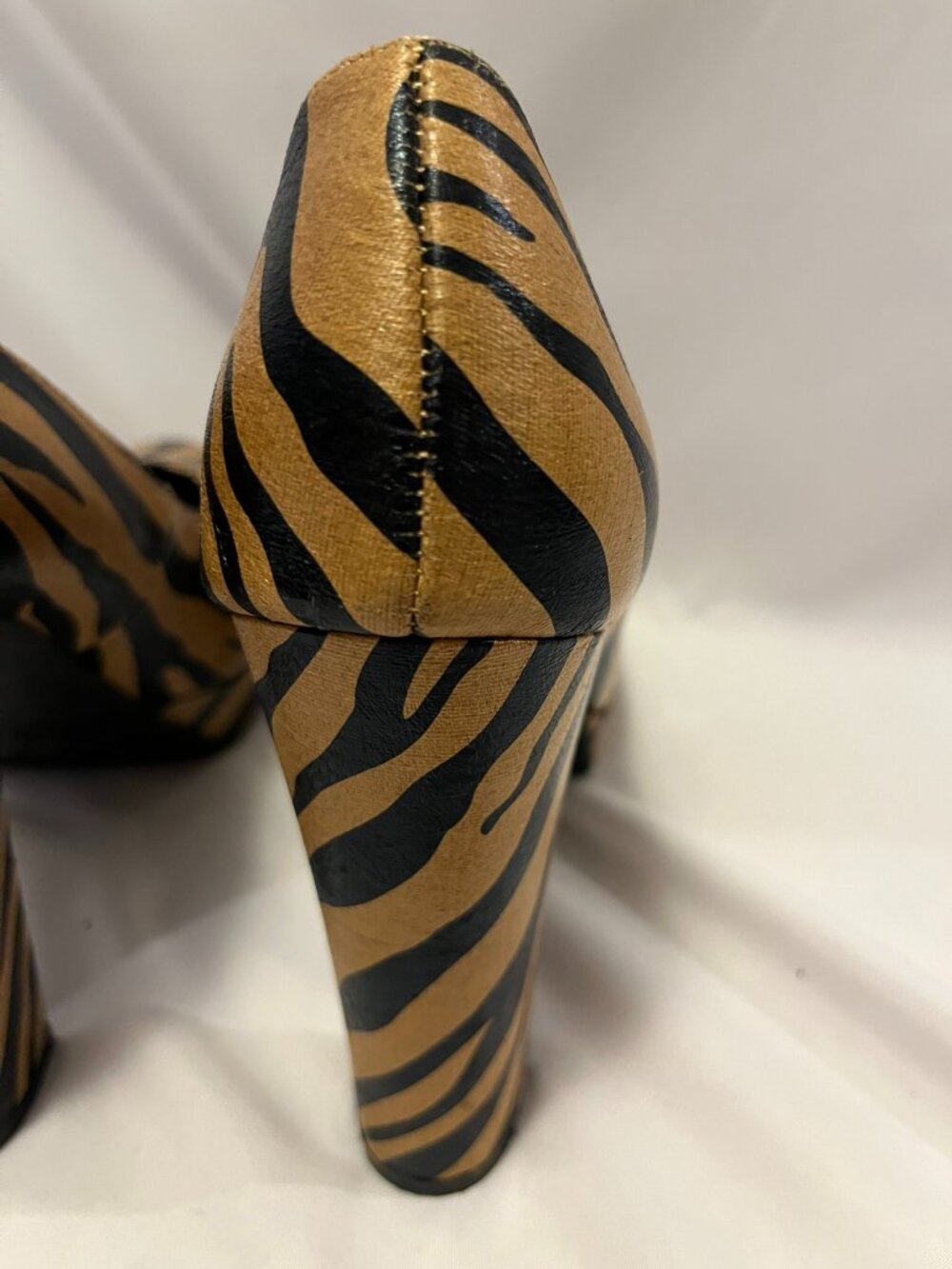 Forever 21 Tiger Print Platform Heels – Size 8 – NWOT - Picture 5 of 16